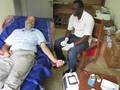 Bild: Weihe spendet für die Blutbank in Serabu/Sierra Leone